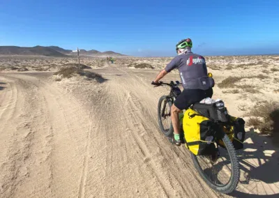 Le 5 più belle strade di Lanzarote | Deserto di Famara con bivio