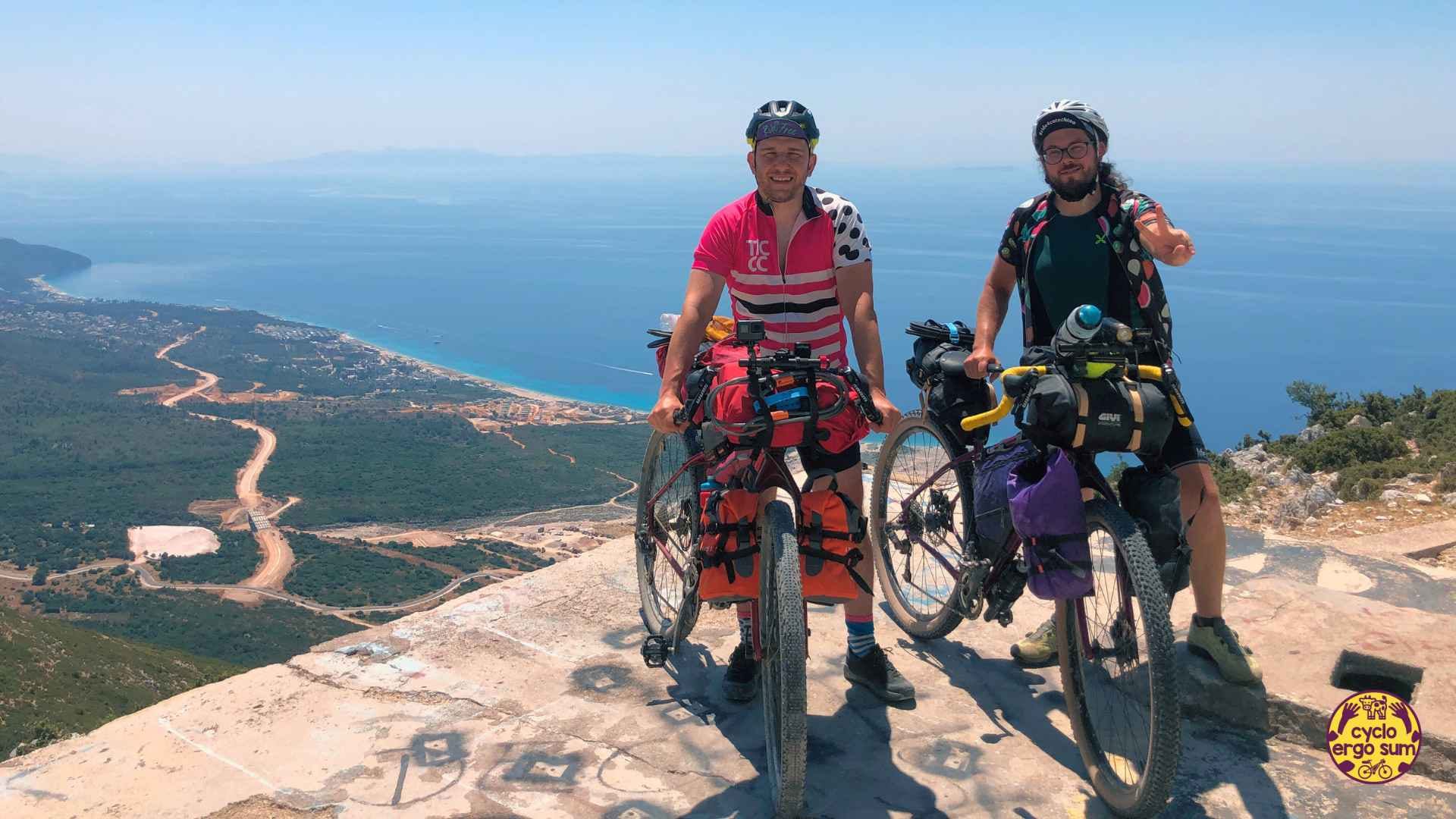 Albania in bici | In cima al Llogara Pass