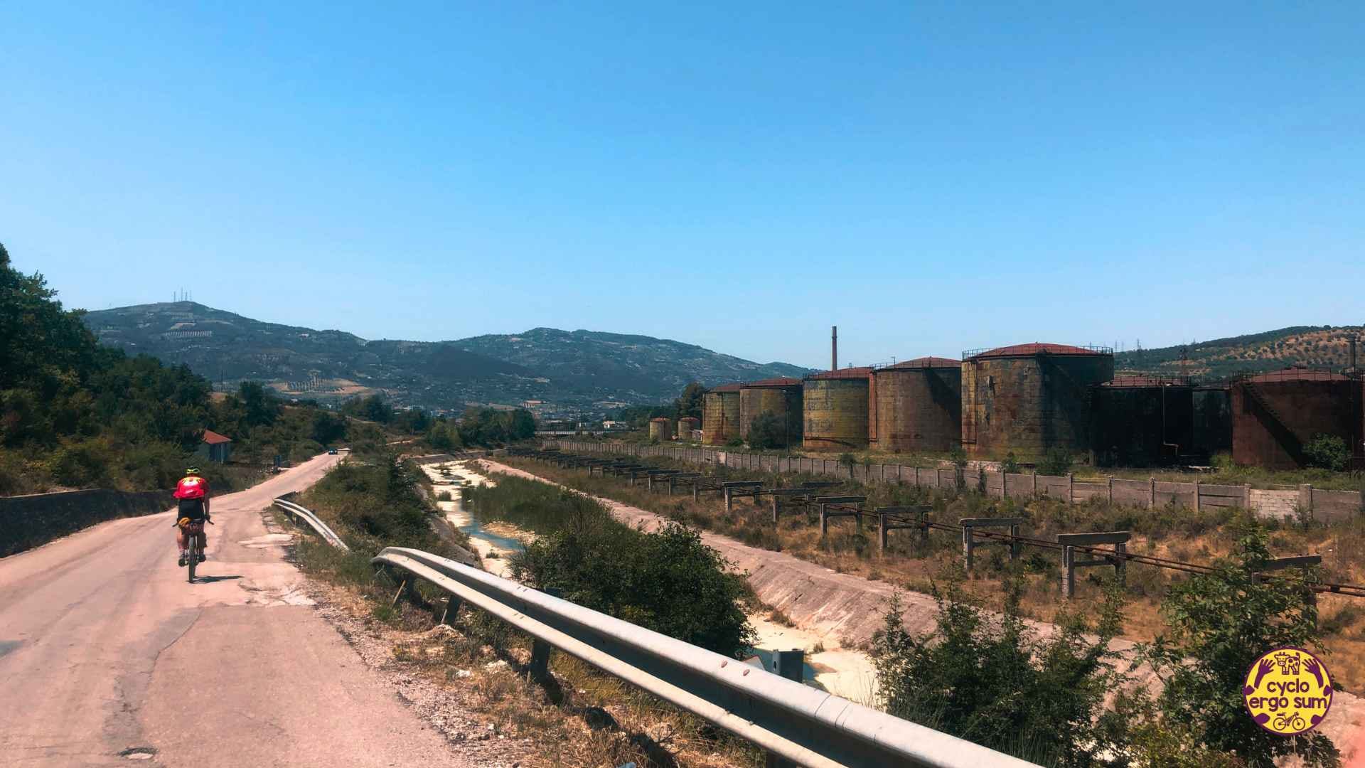 Albania in bici | Una città fantasma
