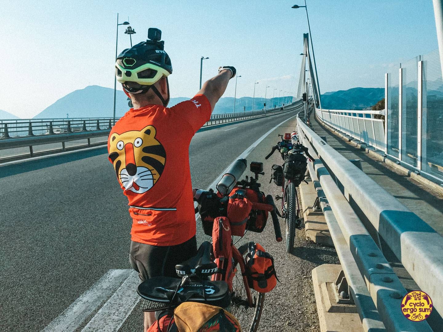 Peloponneso in bikepacking | Sul ponte Rio-Antirrio