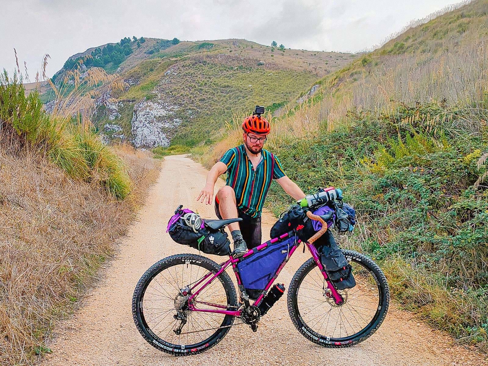Setup Bikepacking da Trail e Gravel | Foschia sulla Via Piana
