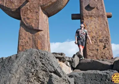 Lanzarote in bicicletta | Statua a Costa Teguise