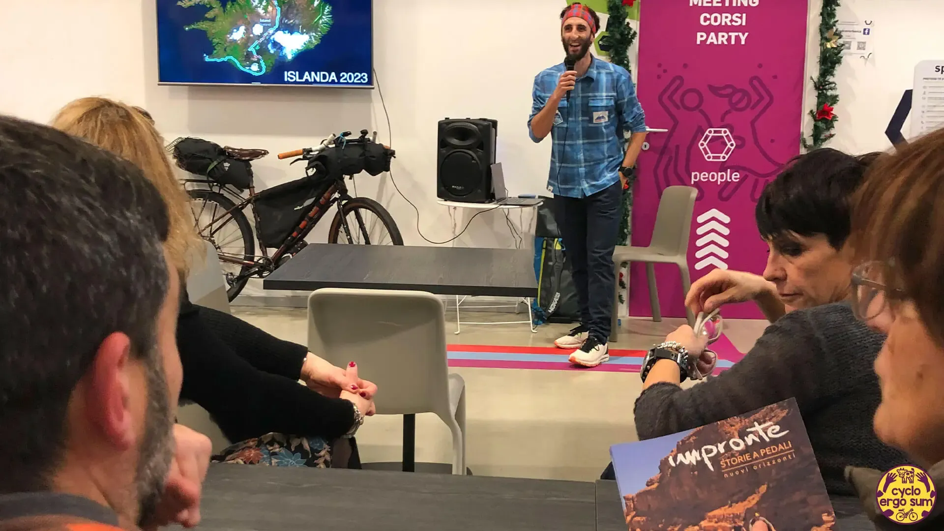 Islanda dentro, cicloturismo in Islanda | Impronte viene sfogliato!