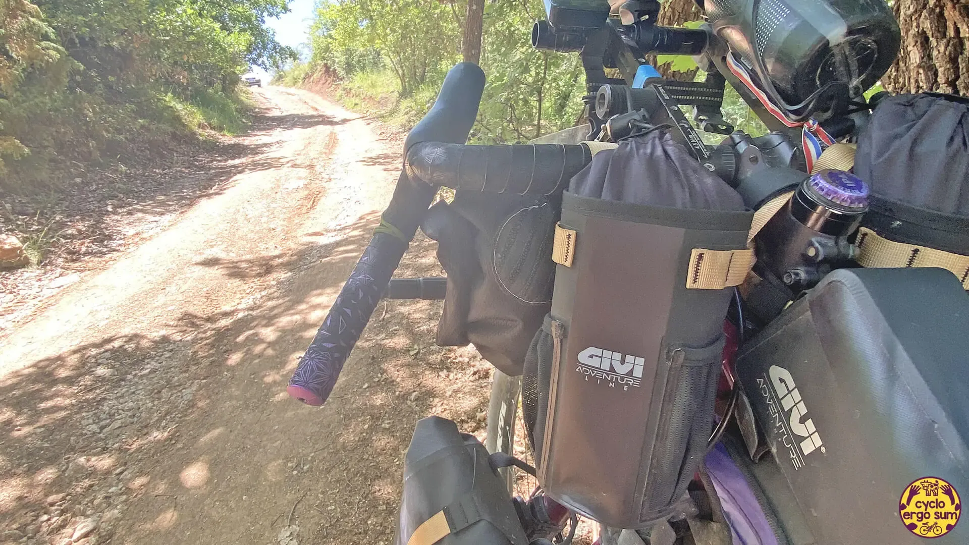 Setup Bikepacking da Trail e Gravel | Dettaglio in salita