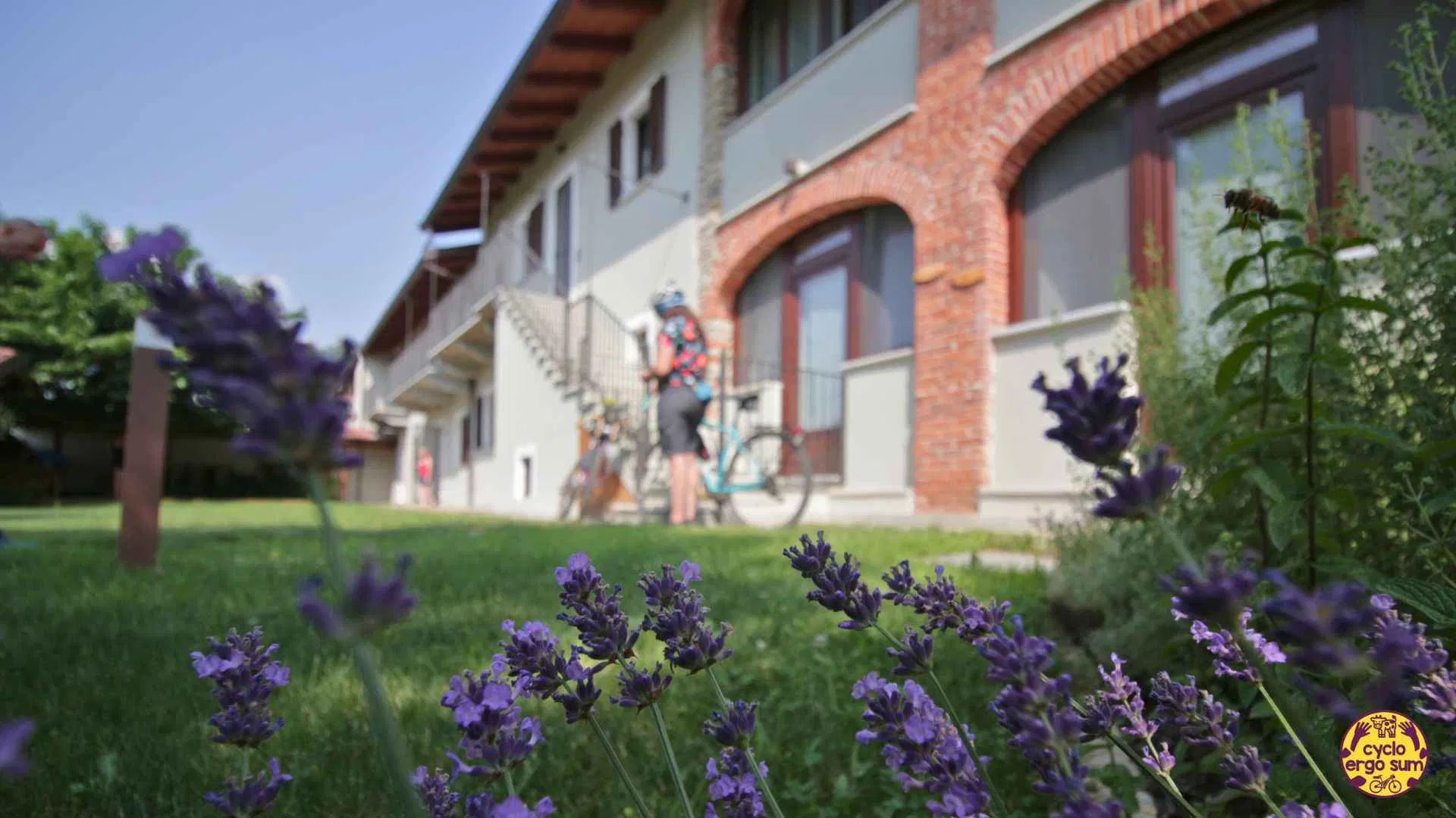 Itinerari gravel con Casa BART | Un giardino indimenticabile